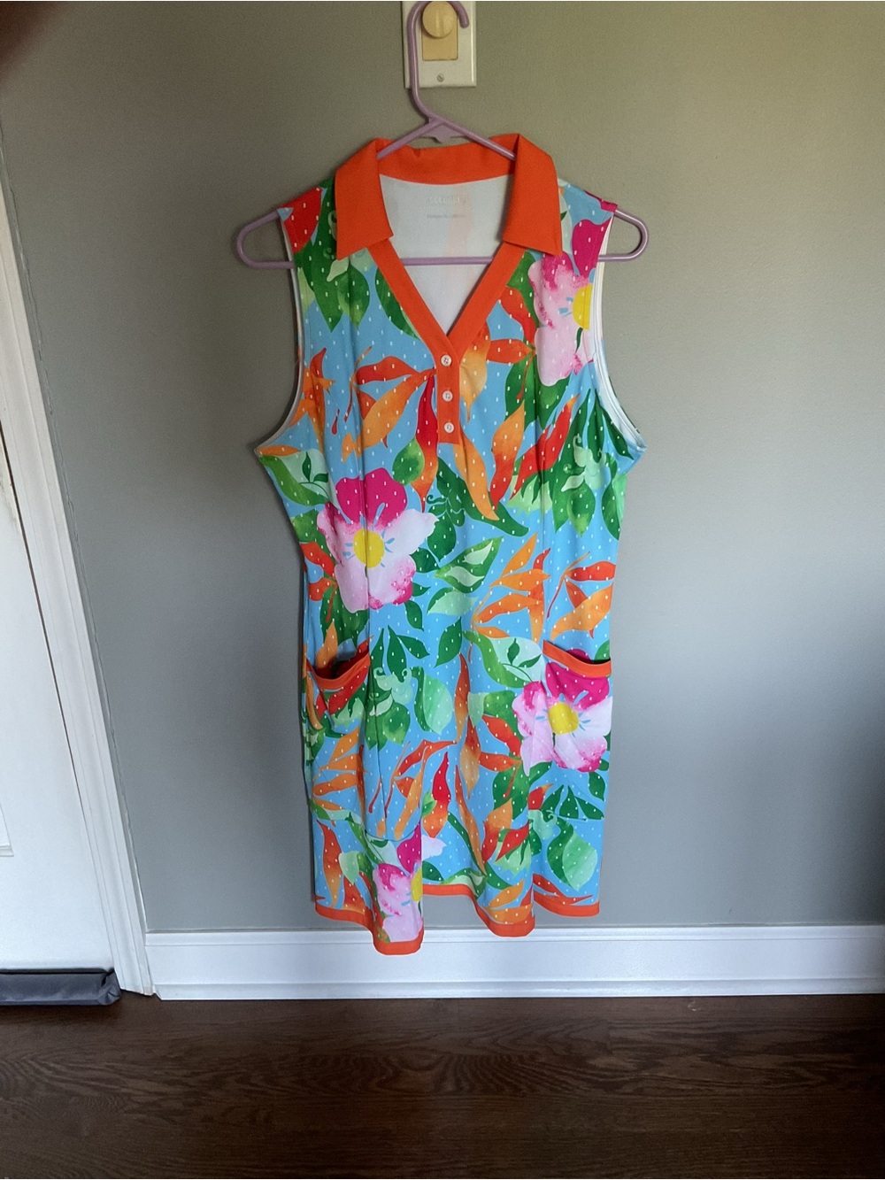 Sleeveless Floral golf dress